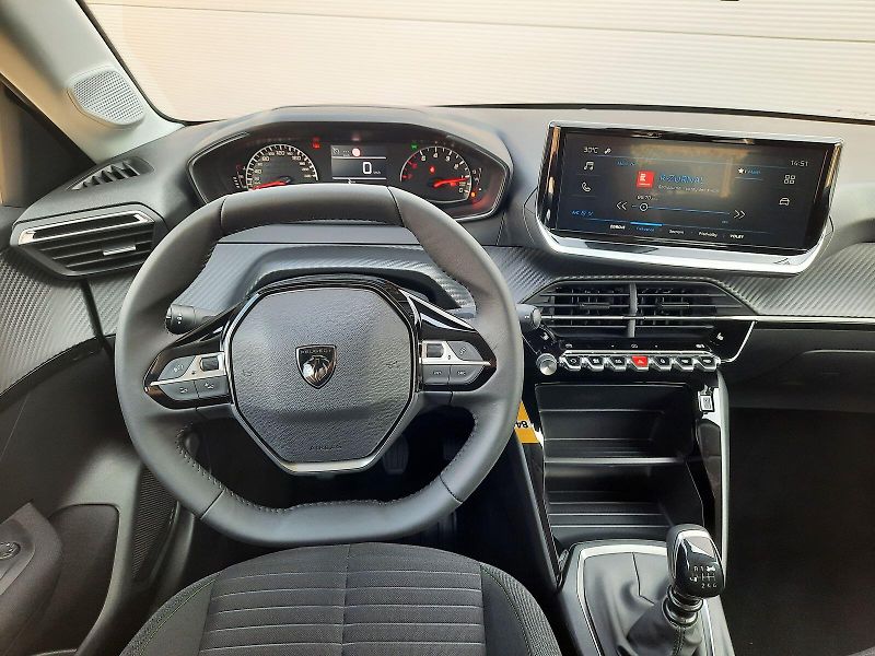 Peugeot 208 (2026) BUSINESS 1.2 TURBO 100k MAN6 - fotka 13 z 14