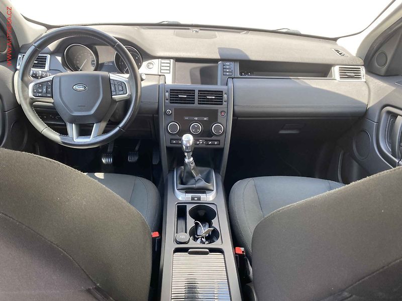 Land Rover Discovery Sport (2017) 2.0 TD4 4x4, Pure, navi - fotka 8 z 17