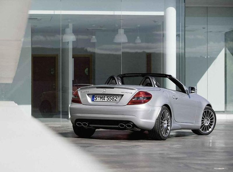 Spolehlivost je příkladná, stejně jako u všech Porsche, záleží jen na přístupu předchozích majitelů. Zanedbané auto se zle nemusí vyplatit. Z hlediska budoucího růstu jsou na tom nejlépe 3,2litrové verze s manuálem. Automat rovnou pusťte z hlavy.