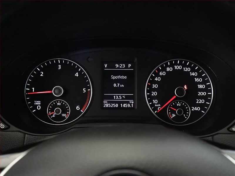 Volkswagen Golf (2017) 1.6 TDI, Navi, Tempomat - fotka 11 z 17