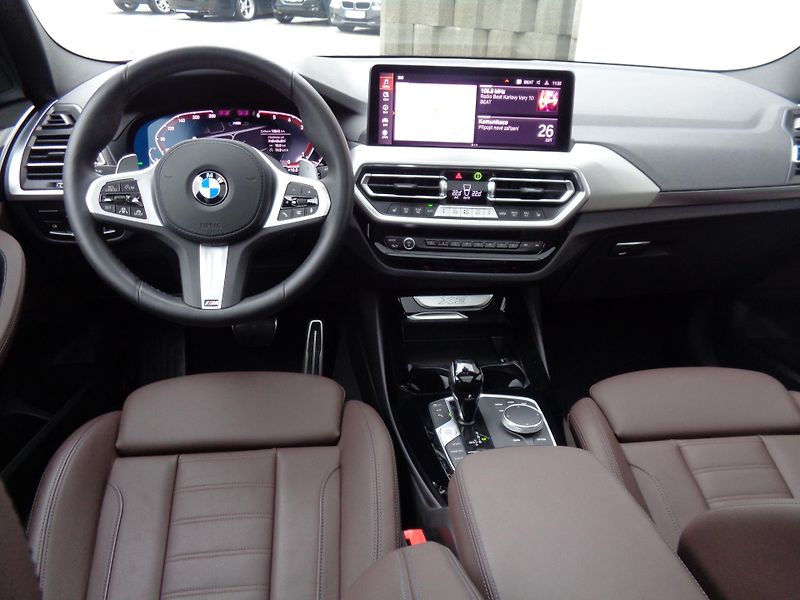 BMW X3 xDrive 30d M-Sport - fotka 9 z 23