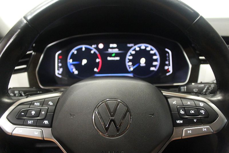 Volkswagen Passat (2023) R-Line 110kW,Webasto,360,Tažné - fotka 21 z 26