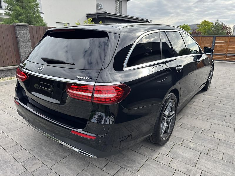 Mercedes-Benz Třídy E (2022) E 300de 4MATIC AMG Hybrid Tažn - fotka 4 z 28