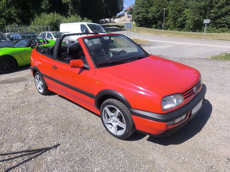 Volkswagen Golf 1.8,KRÁSNÝ,AUTOMAT,1MAJ76LET - fotka 1 z 20