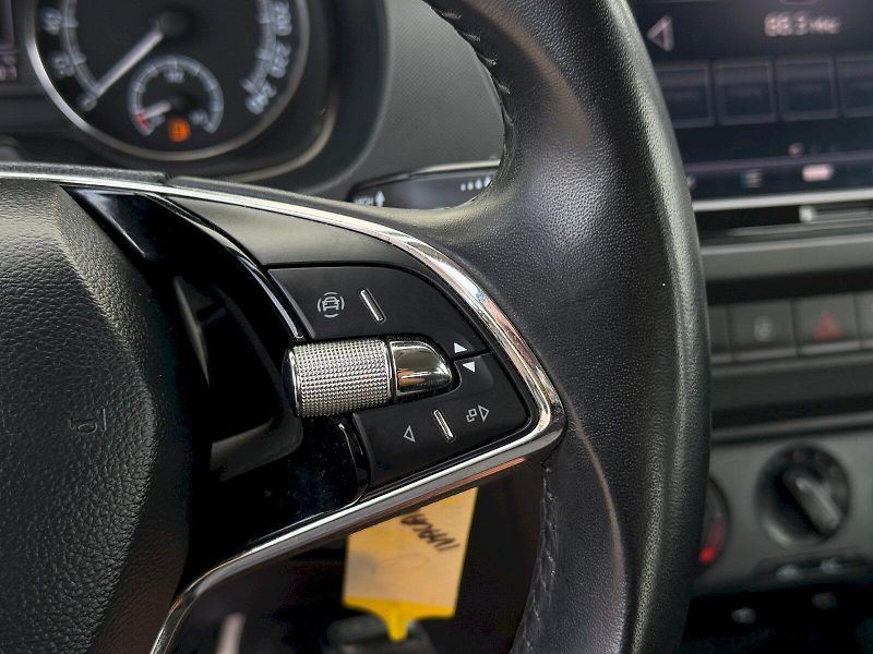 Škoda Fabia (2021) 1.0 TSI 70 kW Ambition - fotka 14 z 21