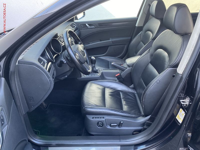 Škoda Superb (2011) 1.4 TSi, Elegance, TZ - fotka 9 z 17