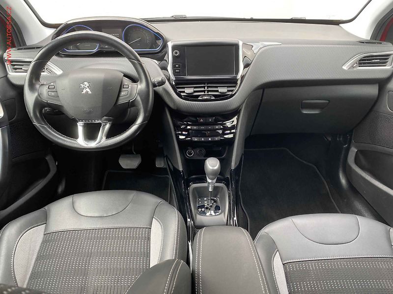 Peugeot 2008 (2016) 1.2PT, Allure, AT - fotka 8 z 20