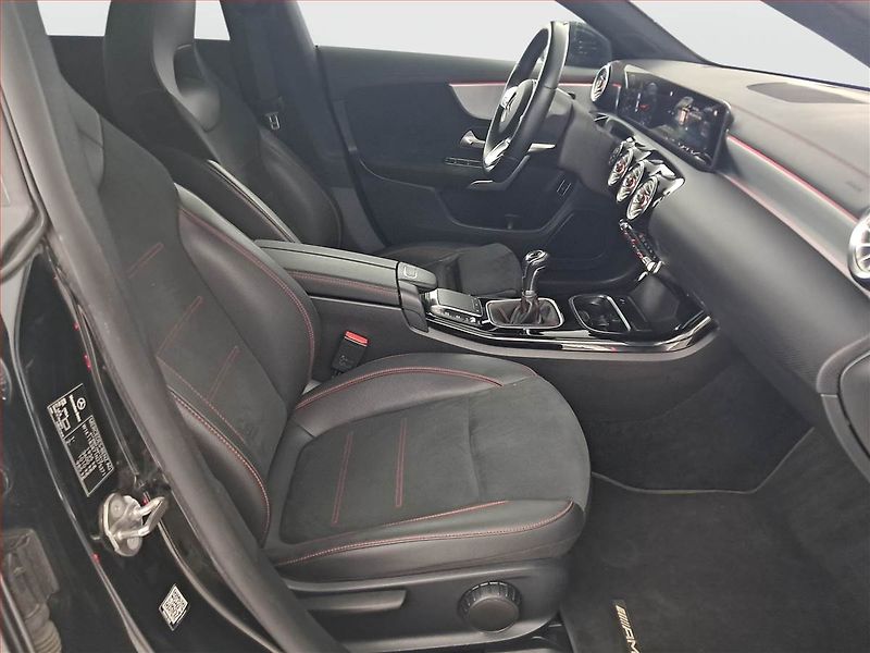 Mercedes-Benz CLA (2021) AMG Paket 200 - fotka 9 z 19