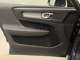 Volvo XC40 B4 AWD INSCRIPTION AUT CZ - náhled 7