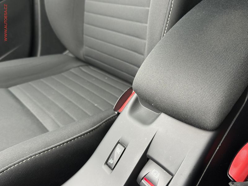 Renault Mégane (2014) 1.6dCi, ČR, AC, tempo, park - fotka 17 z 19