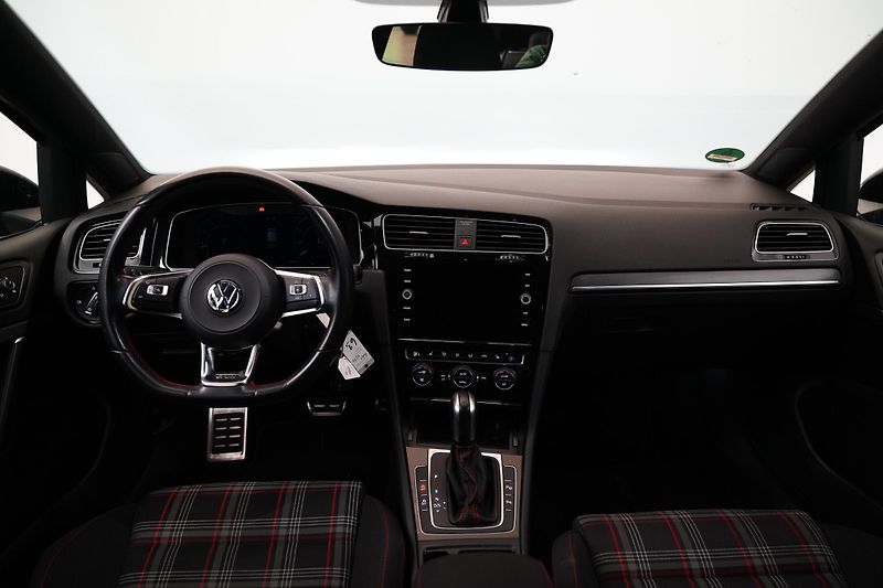 Volkswagen Golf - fotka 6 z 6