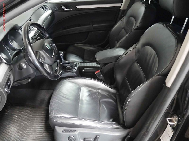 Škoda Superb (2011) 2.0 TDi, 1.maj, DSG, navi - fotka 9 z 23