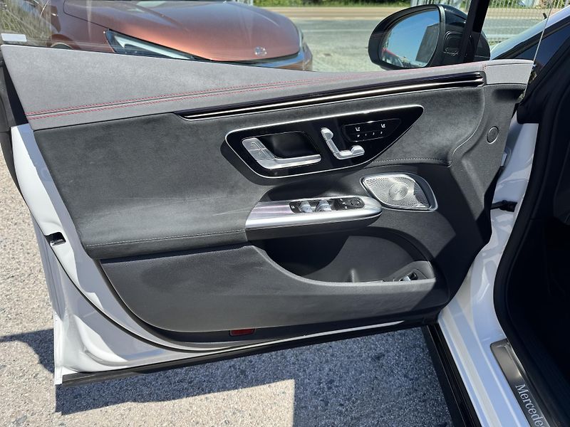 Mercedes-Benz EQE (2023)  500 4-Matic AMG 19000km - fotka 14 z 35