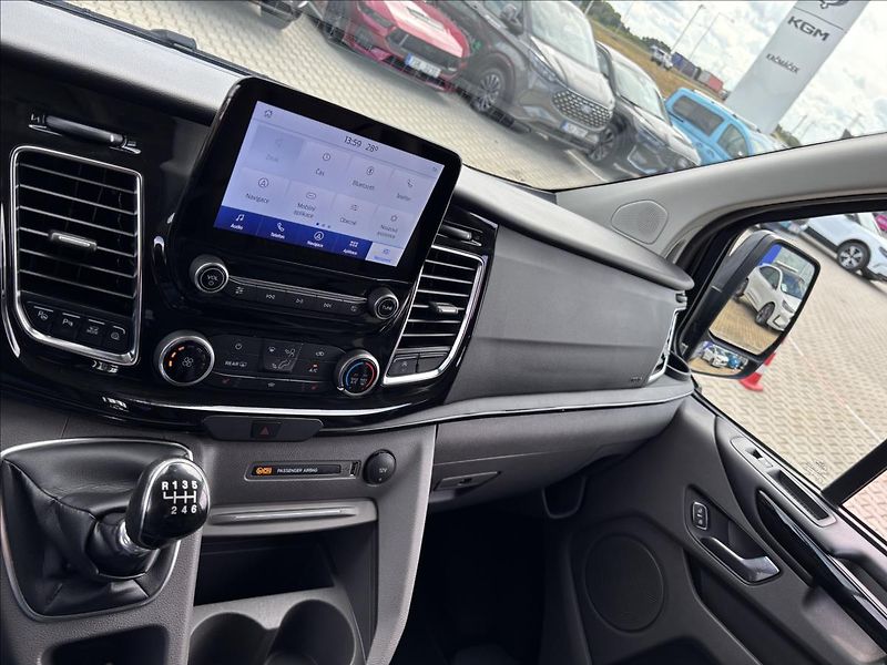 Ford Tourneo Custom 2,0 EcoBlue Titanium X 136kW - fotka 40 z 45