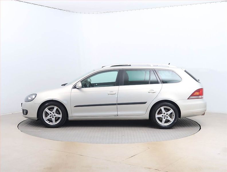Volkswagen Golf (2010) 1.6 TDI, po STK, Tažné - fotka 3 z 14