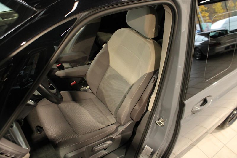 Volkswagen Multivan T7 TDi DSG Edition ACC/NezTop/ - fotka 9 z 36