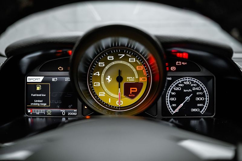Ferrari 812 GTS, lift, karbon, CZ - fotka 26 z 40