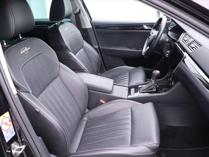 Škoda Superb 2,0 TDI 140kW DSG 4x4 L&K DPH - fotka 12 z 44