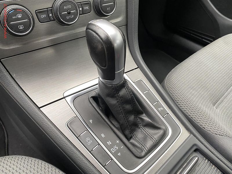 Volkswagen Golf (2013) 1.2 TSi VII, Comfortline, DSG - fotka 16 z 17