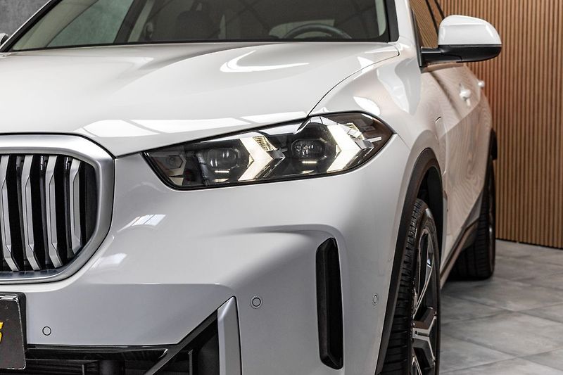 BMW X5 xDrive50e ZÁRUKA*AIR*TAŽNÉ*ČR - fotka 39 z 47