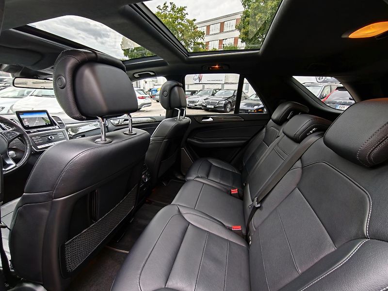 Mercedes-Benz GLE 350d 4M Plná výbava,2.maj - fotka 15 z 34