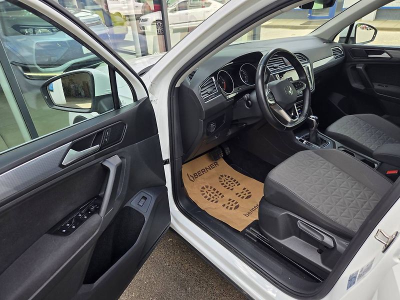 Volkswagen Tiguan (2021) 2.0 TDI DSG - fotka 14 z 46