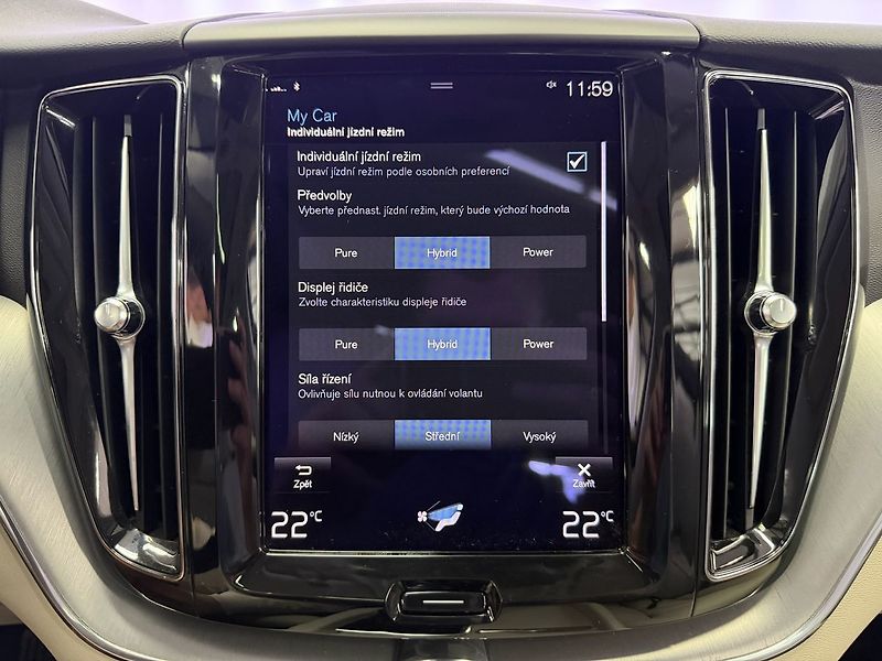 Volvo XC60 T6 AWD RECHARGE, ACC, PANORAMA - fotka 20 z 31