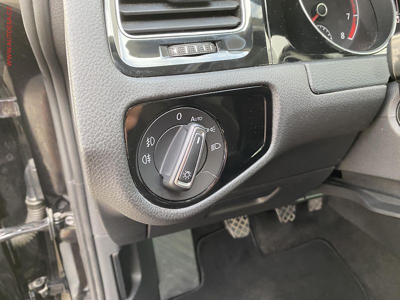 Volkswagen Golf (2013) 1.4 TSi, Highline, bixen - fotka 14 z 16