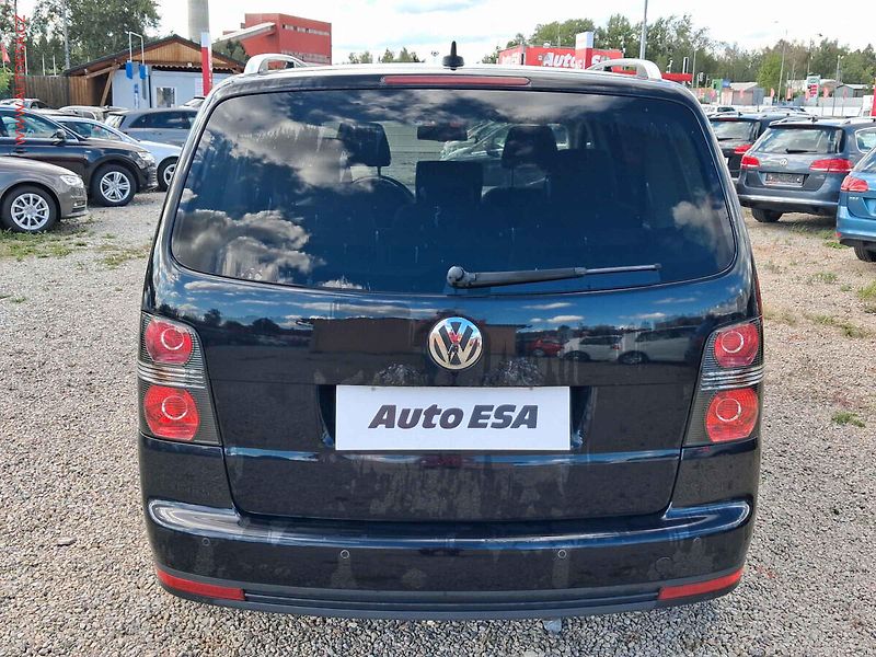 Volkswagen Touran (2009) 1.4 TSi, Navi, AC - fotka 5 z 18
