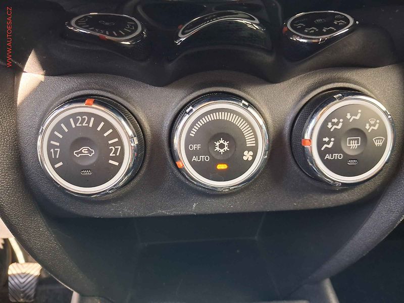 Mitsubishi ASX (2014) 1.6 MiVEC, Xenon, kamera, - fotka 15 z 19