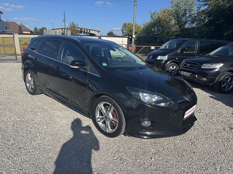 Ford Focus (2014) ST-LINE 1.6, rezervace - fotka 3 z 44