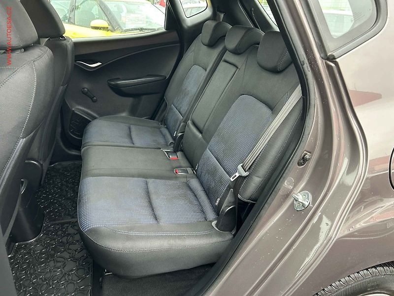 Hyundai ix20 (2015) 1.4 CVVT, 2.maj,ČR, AC, temp - fotka 10 z 17