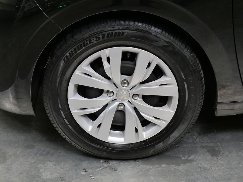 Peugeot 208 - fotka 10 z 23