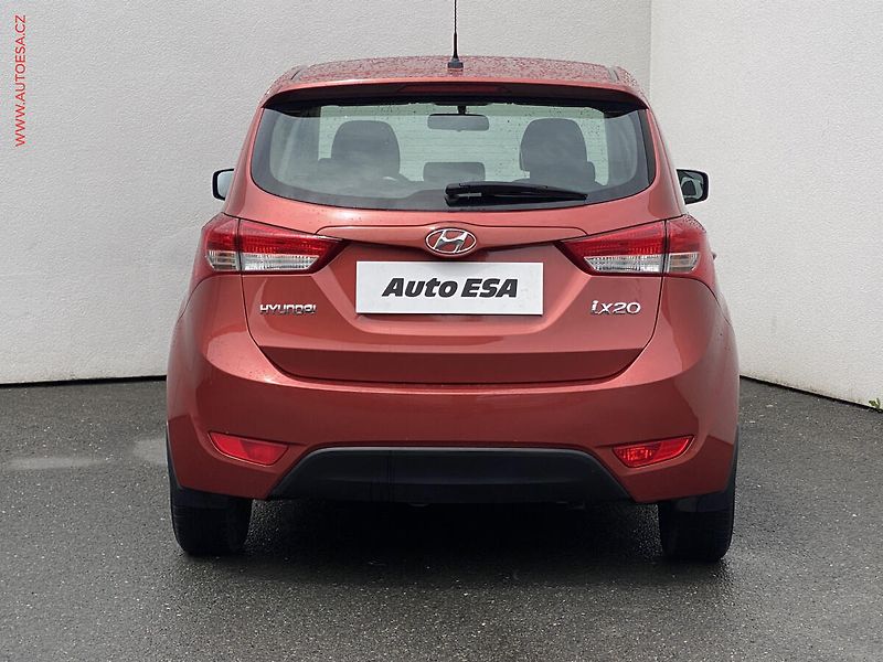 Hyundai ix20 (2012) 1.4i, ČR, Klima - fotka 5 z 16