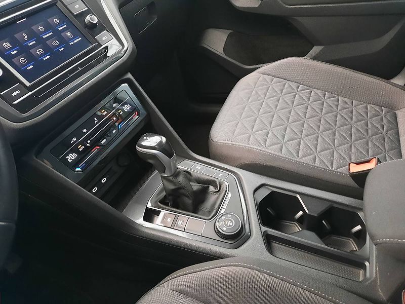 Volkswagen Tiguan (2022) Life 2.0 TSI 4Motion (140kW/19 - fotka 13 z 29