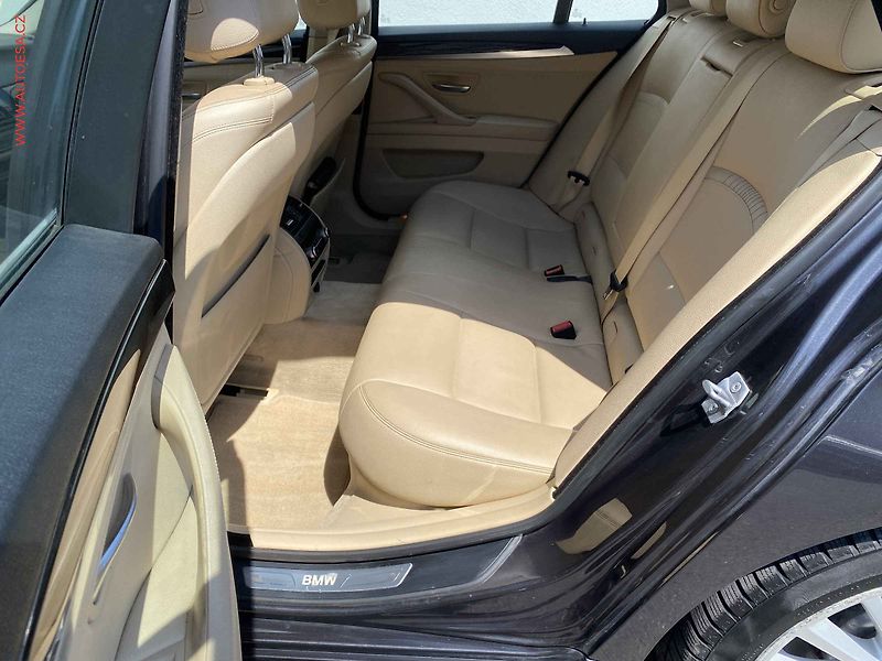 BMW Řada 5 (2014) 2.0D 525D, Luxury, Navi, Kůže - fotka 10 z 18