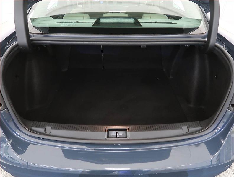 Renault Fluence (2014) Privilege 1.6 16V, Tempomat - fotka 13 z 19