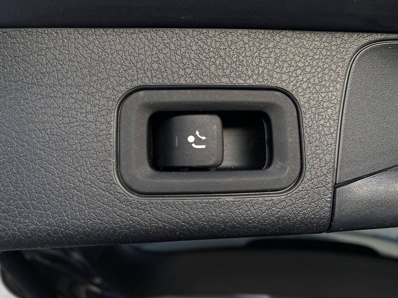 Mercedes-Benz GLB (2021) 200 d 4M Premium Plus - fotka 27 z 29