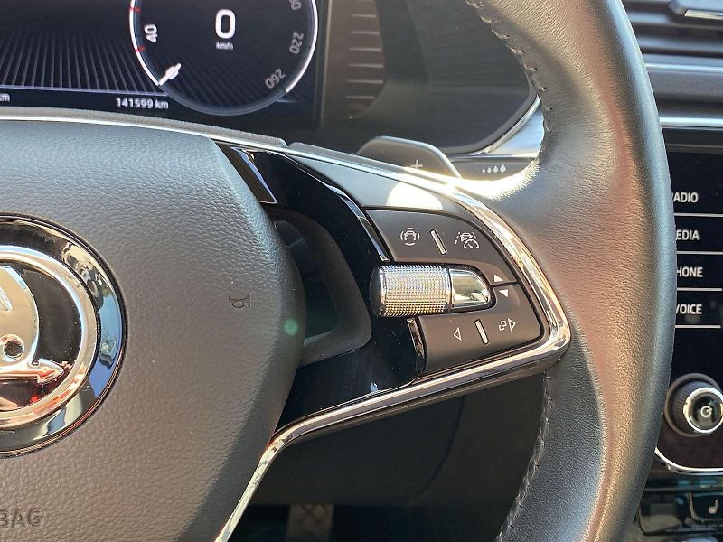 Škoda Superb (2022) Combi 2.0 TDI DSG Ambition - fotka 20 z 35