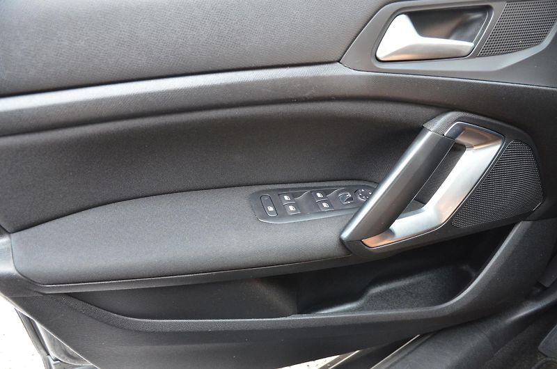 Peugeot 308 (2019) // REZERVOVÁNO // - fotka 16 z 29
