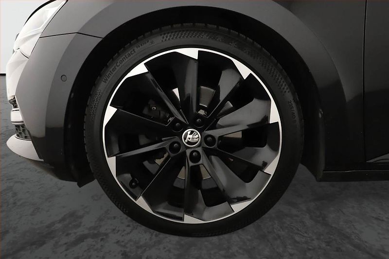 Škoda Superb (2022) Sportline 2.0 TSI - fotka 20 z 20