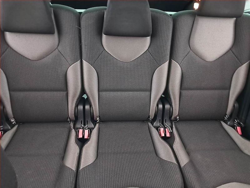 Peugeot 308 (2012) 1.6 HDi, 7 míst, jezdí výborně - fotka 10 z 17