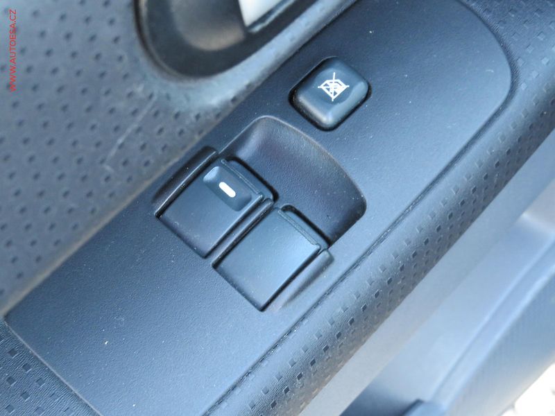 Mitsubishi Colt (2012) 1.3i, STK7/27 - fotka 12 z 18