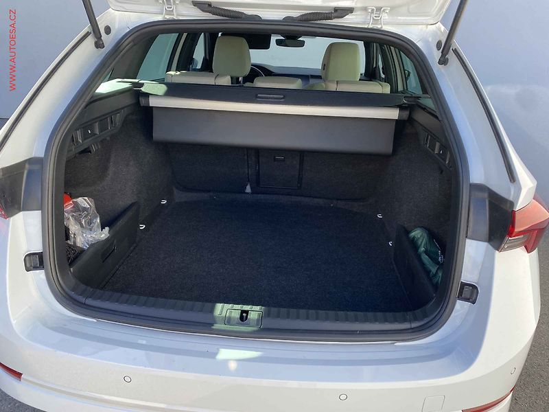 Škoda Octavia (2021) 1.5 TSi, 1.maj,ČR, Style, LED - fotka 7 z 18