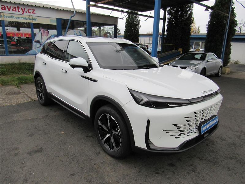 BAIC X7 1,5 T 130kW AUT Panorama Nové - fotka 3 z 48