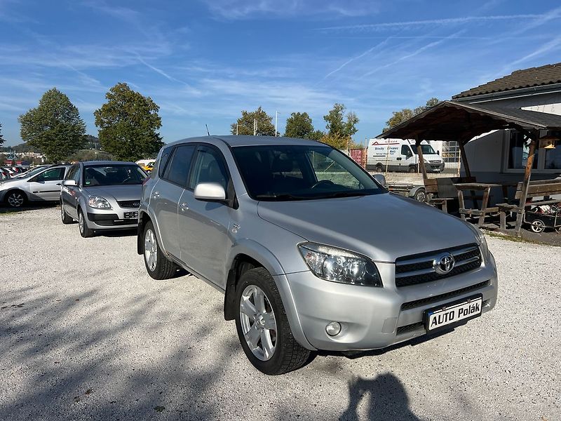 Toyota RAV4 - fotka 3 z 17