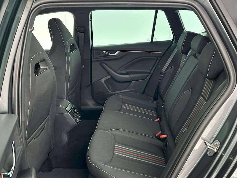 Škoda Kamiq (2025) DSG 1.5TSI 110kW Monte Carlo - fotka 8 z 33