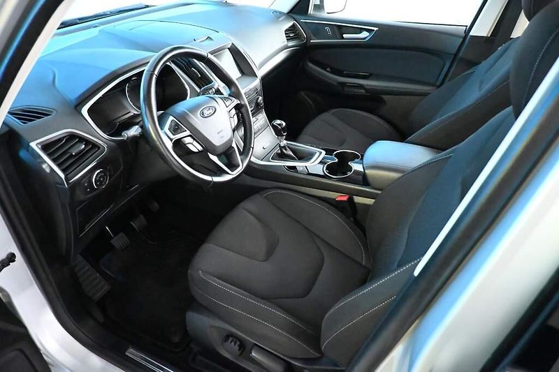 Ford S-MAX (2022) 2.0 TITANIUM Kamera Tažné 8 Ko - fotka 11 z 32