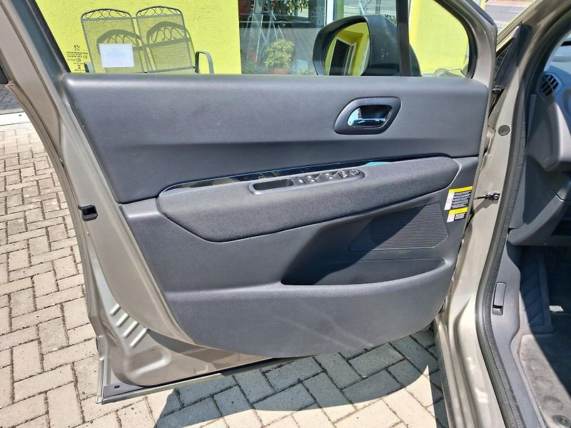 Peugeot 3008 (2013) 1,6HDi ČR  1.MAJITEL 2xKOLA - fotka 13 z 39
