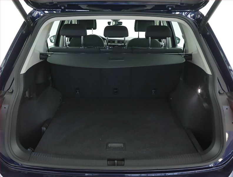 Volkswagen Tiguan Allspace (2023) 2.0 TDI - fotka 14 z 17